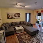 With 3 Bedrooms Σπίτι διακοπών *