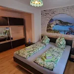 With 3 Bedrooms Σπίτι διακοπών *